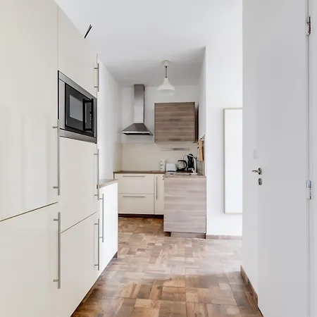 Daire New Comfort Quiet 3bds - Lub8 Prag