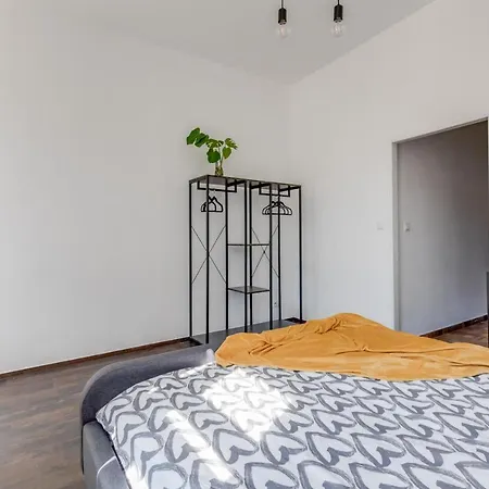New Comfort Quiet 3bds - Lub8 Apartment Prag